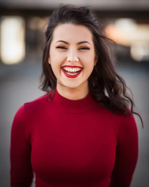 Portret pewnej siebie kobiety